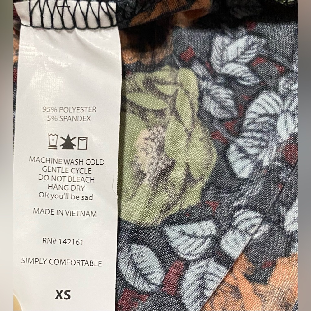 OVERSIZED XS NWT CLOSET CLEAR OUT ON ALL LULAROE MAKE AN OFFER BUNDLE SUPER SOFT - Picture 6 of 12